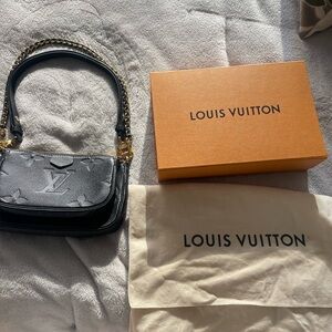 Louis Vuitton Pochette Accessoires - Black Empreinte leather
